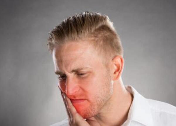 哪些人不適合用電動牙刷？這3類人不適合用電動牙刷！