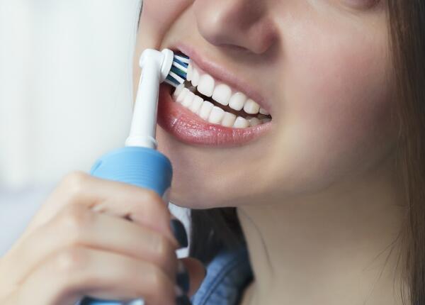 電動牙刷怎么用巴氏刷牙法？電動牙刷正確的刷牙方式操作介紹