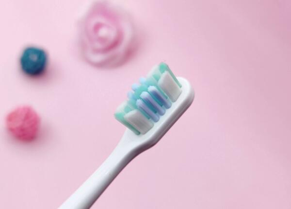 電動牙刷比手動牙刷刷得更干凈