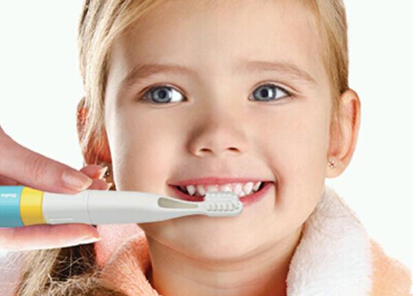 松下兒童聲波電動牙刷使用操作流程